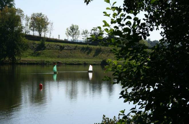 Camping Hurongues Pomeys Экстерьер фото